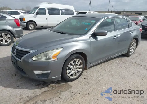 2015 Nissan Altima 2.5 S z USA, uszkodzony, nr VIN 1N4AL3AP8FN876874